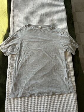 Lululemon Heather Light Gray Crew Tee